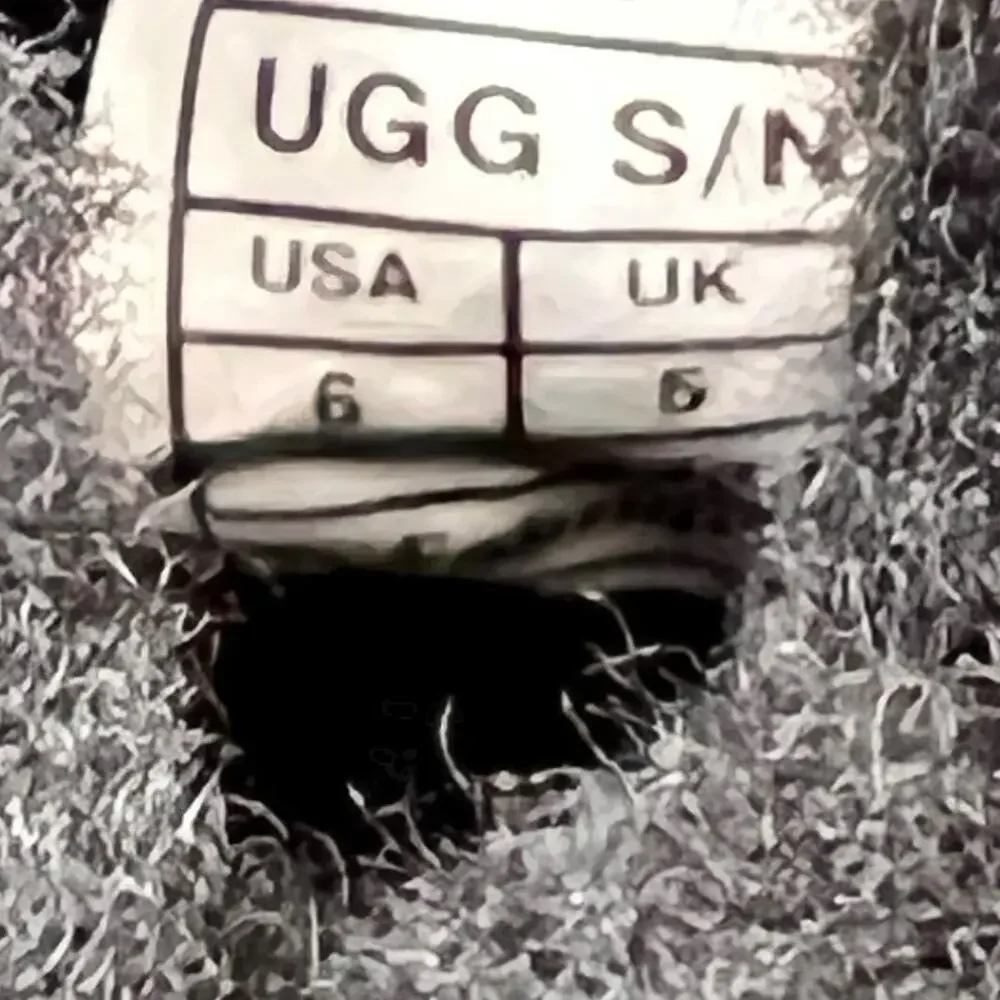 UGG this boot